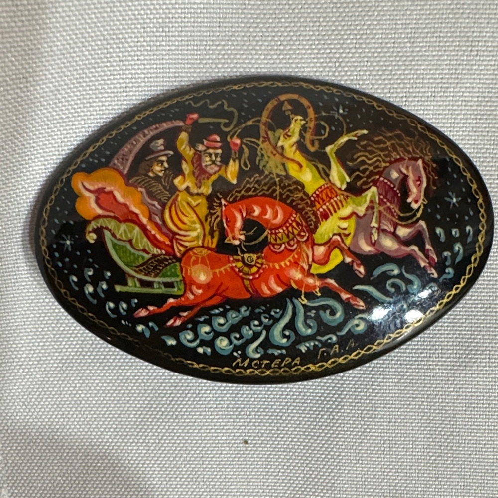 Vintage Russian Folk Art Black Lacquer Hand Painted Sled 3 Horses Brooch Pin